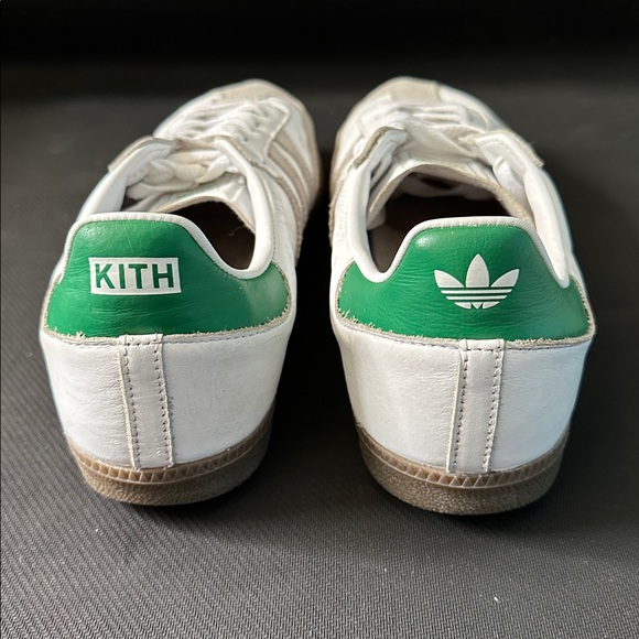 Adidas Men's Size 8.5 White and Green Classic Sneakers - Picture 3 of 9